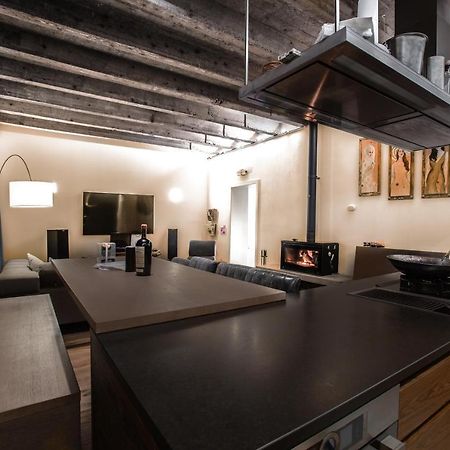 Contemporary Apartment With Fireplace & Terrace Banská Bystrica Extérieur photo