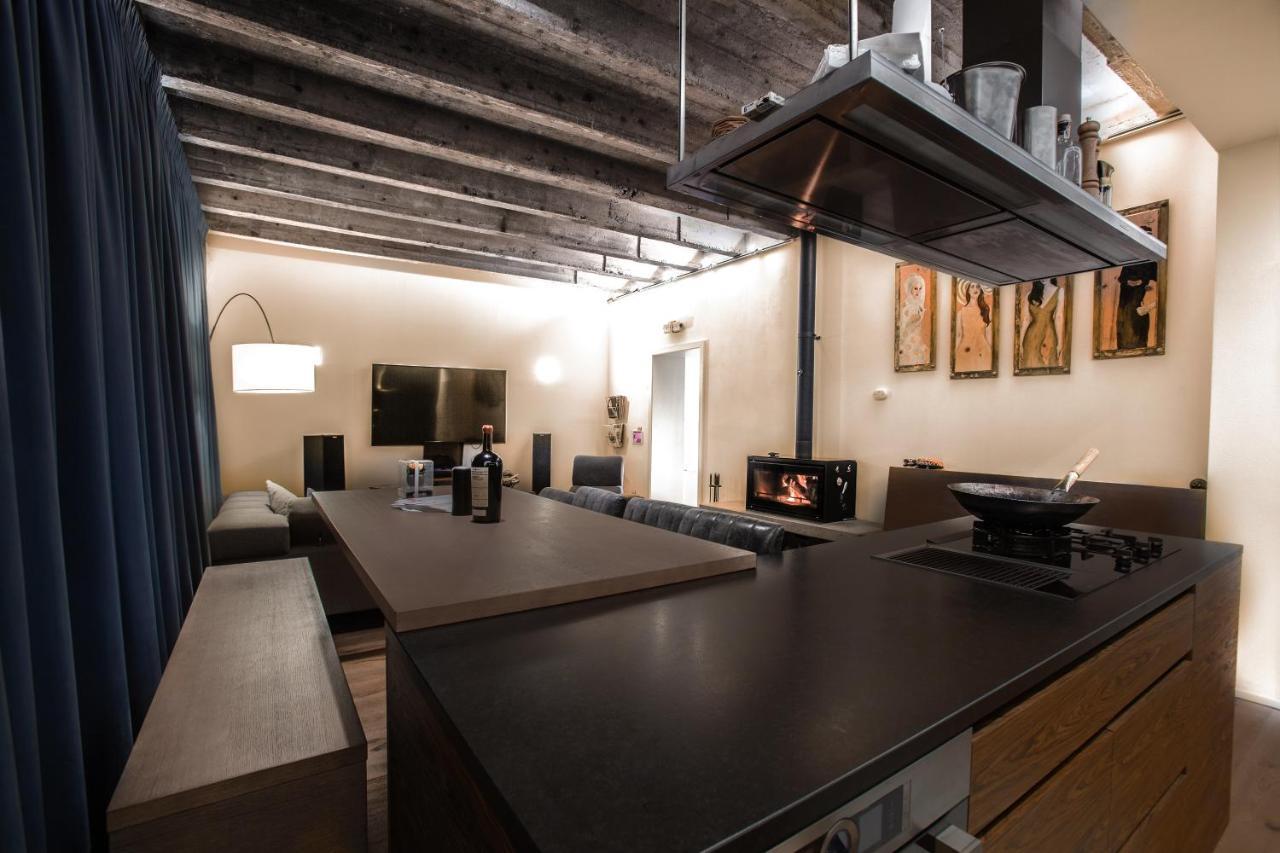 Contemporary Apartment With Fireplace & Terrace Banská Bystrica Extérieur photo