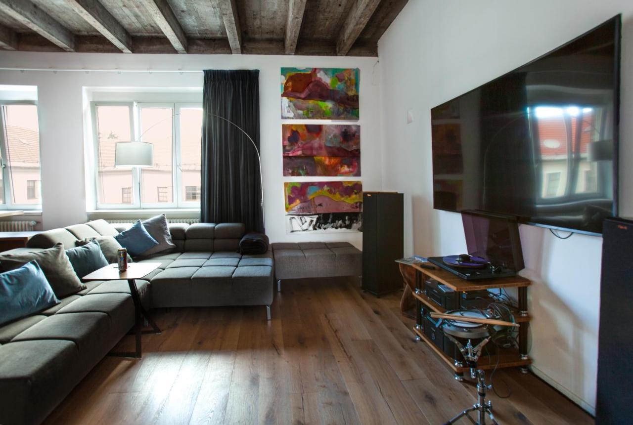 Contemporary Apartment With Fireplace & Terrace Banská Bystrica Extérieur photo