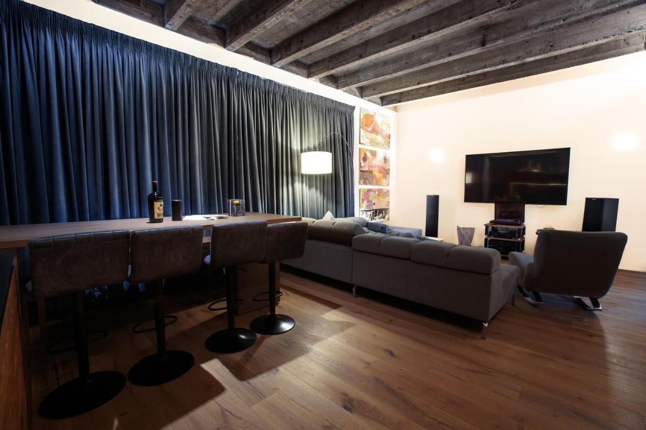 Contemporary Apartment With Fireplace & Terrace Banská Bystrica Extérieur photo